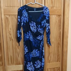 Chaps Women's Long Sleeve Black and Blue Floral Dress